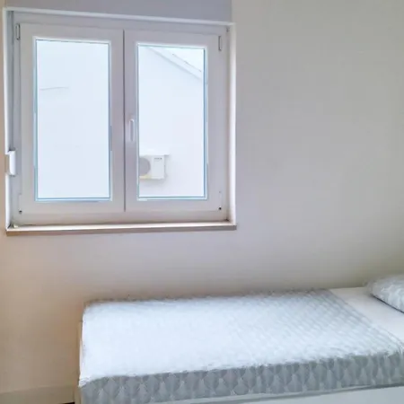 Nora - 18m2 Terrace - Pet Friendly - Free Parking *